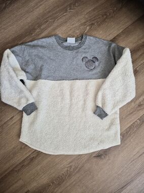 Disney Gray and White Teddy Fleece Spirit Jersey Medium